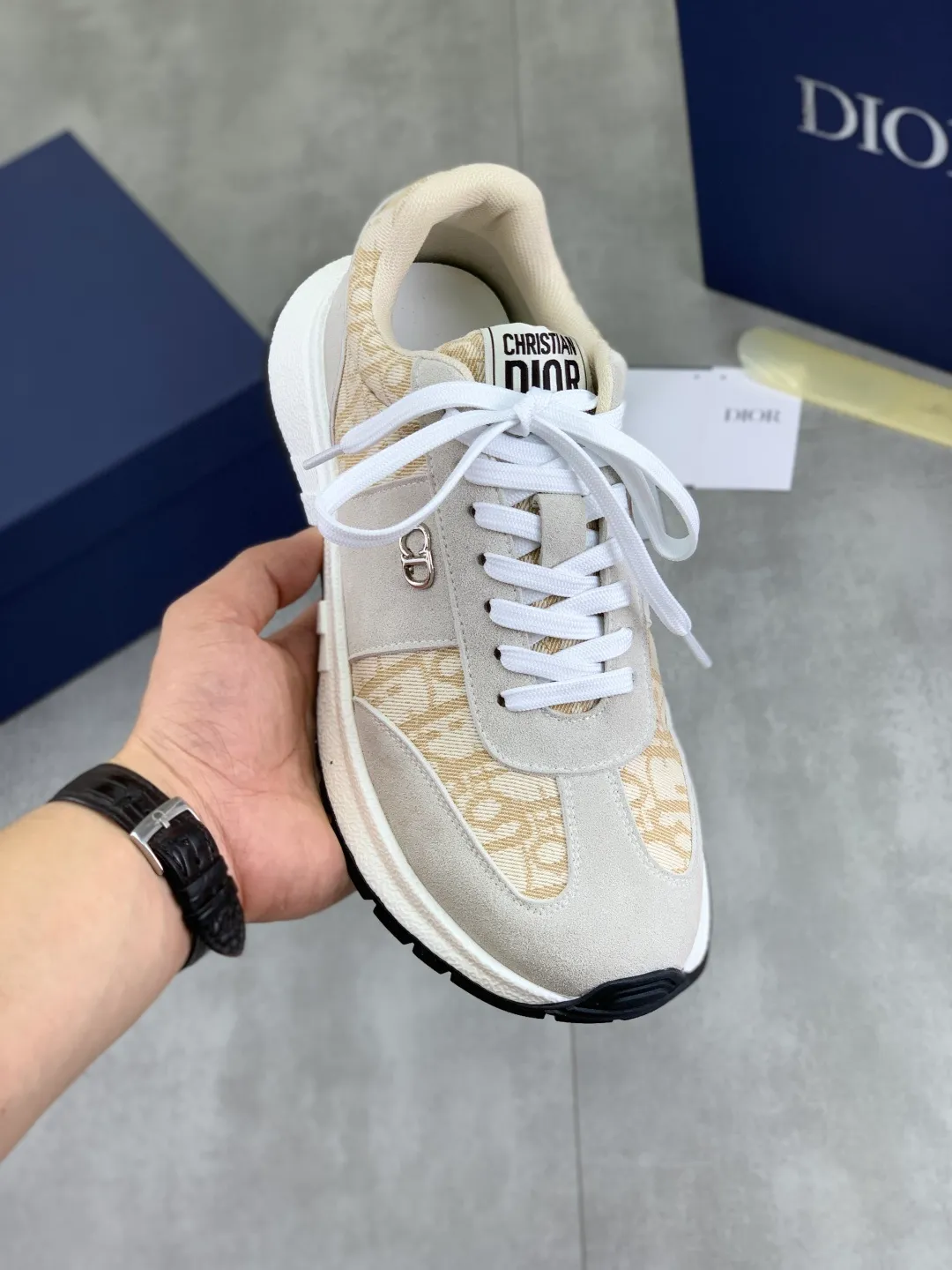 Men's Men's Shoes💰P440💰[New Style]🆘[Dior] 2025 Dior Original Lace-up Low-top Men's Shoes Classic casual shoes 🔥This model is the official classic model, with high quality and made by famous original designers. It is made of high-quality cowhide with original materials➕comfortable and breathable mesh lining➕pigskin insole. The perfect last shape and generous and fashionable design have attracted many consumers and are suitable for drivers to drive🚗. What you want is the best quality in the market. Color: seven colors. Code number: 38--44 (45 46 customized)